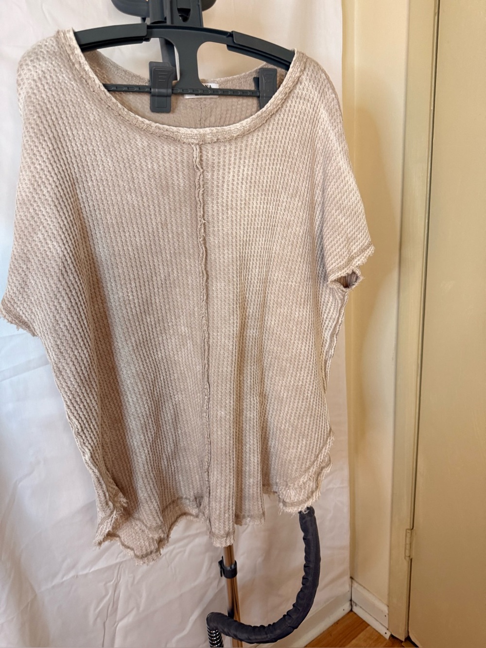 ✝️Zenana Womens size L/XLightweight Textured Knit Top in Taupe